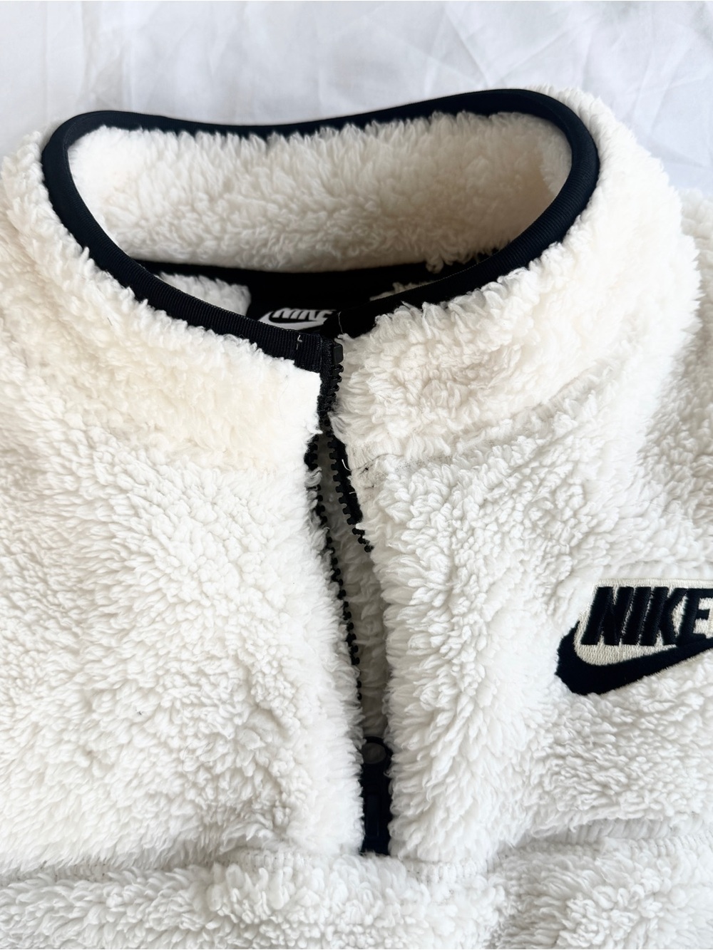 Nike Sz M Cream Sherpa Plush Fleece Quarter Zip Crop Pullover Black Logo & Trim - Picture 12 of 16